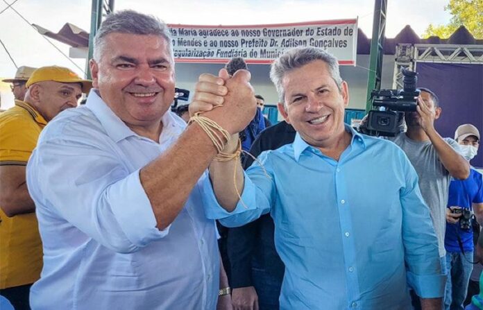 Prefeito Adilson foi decisivo para as obras do anel viário e do Residencial Carvalho virarem realidade, destaca Mauro Mendes