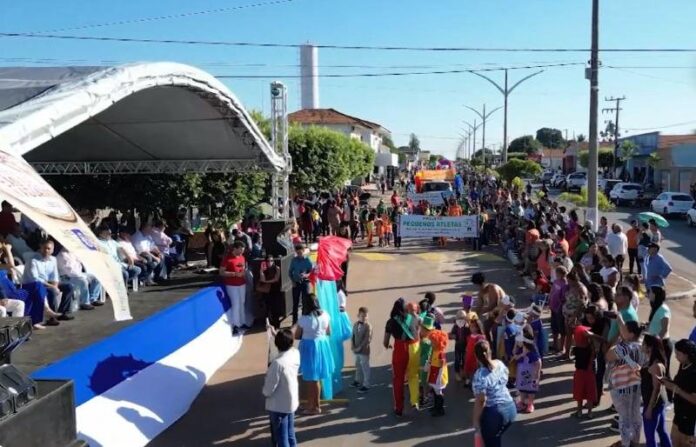 Vídeo: Araguaiana comemora 38º aniversário com desfile, inauguração de obras e shows