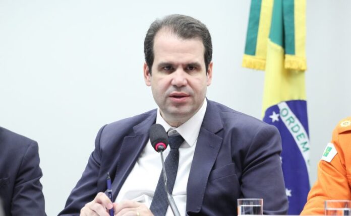 Audiência Pública - Normas de segurança para recarga de veículos elétricos. Dep. Aureo Ribeiro (SOLIDARIEDADE-RJ)