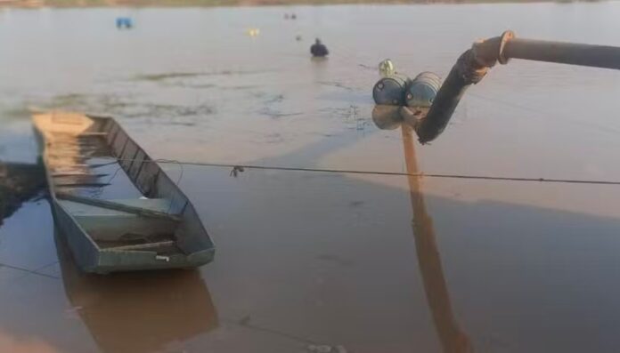 Trabalhador morre afogado ao cair de draga dentro de lago em MT