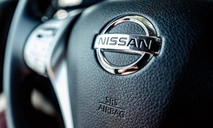 Nissan alerta para risco de explosão de airbags