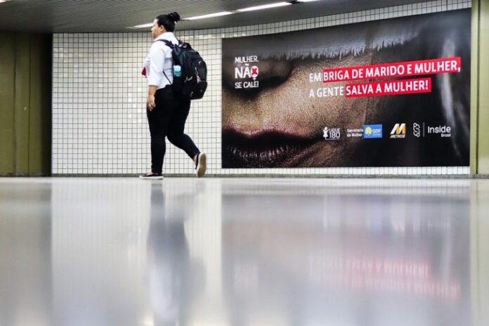 Direitos Humanos e Minorias - Mulheres - Estação Galeria recebe primeira ação da campanha “Mulher, não se Cale!” - violência doméstica - Violência contra a mulher