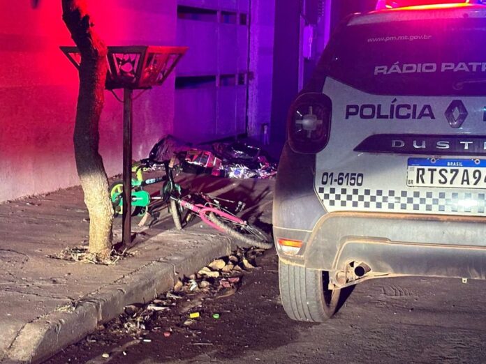 Criminosos matam homem na frente da esposa e dos filhos em MT