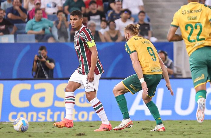 Fluminense vence o Cuiabá e sai da lanterna do Brasileirão