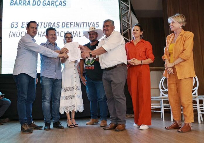 Governador Mauro Mendes inaugura Centro Socioeducativo e assina convênios em Barra do Garças