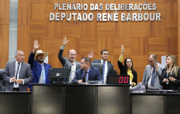 MT contará com mais 3 deputados estaduais e 1 federal a partir de 2027