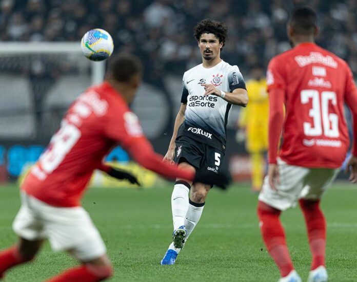 Corinthians arranca empate dramático com Red Bull Bragantino na Neo Química Arena