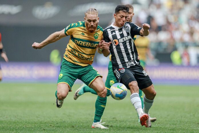 Atlético-MG empata com Cuiabá em jogo marcado por pênaltis na Arena MRV