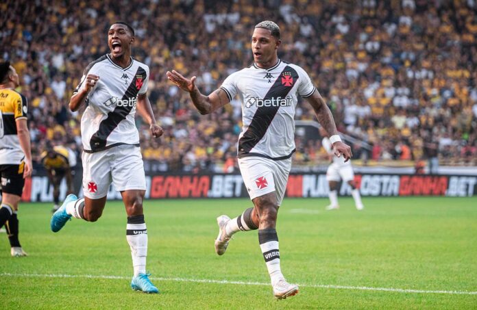 Criciúma arranca empate dramático contra o Vasco pelo Brasileirão