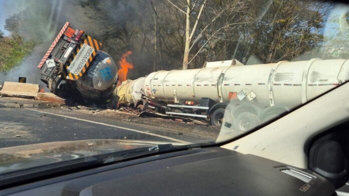 Incêndio carretas Minas Gerais biodiesel