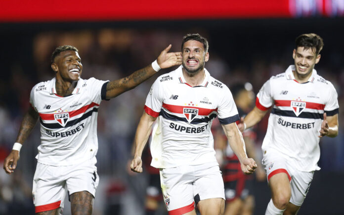  São Paulo derrota Flamengo e interrompe sequência de três jogos sem vitória no Brasileirão