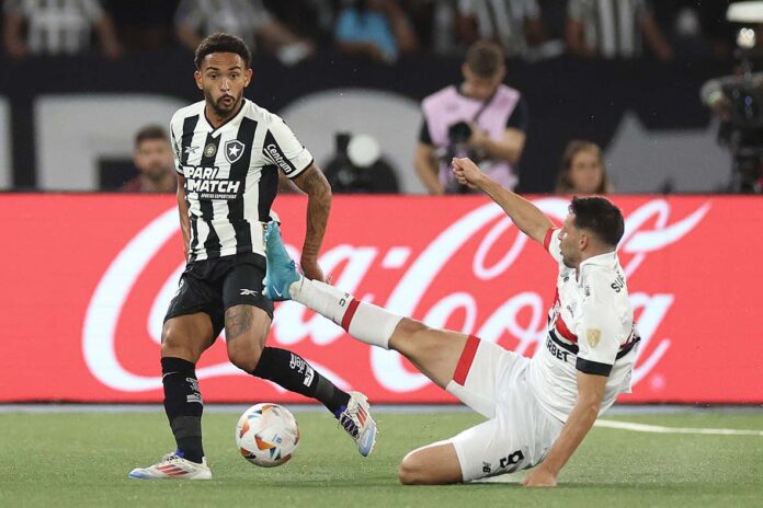 Botafogo domina, mas empate sem gols marca confronto com São Paulo na Libertadores