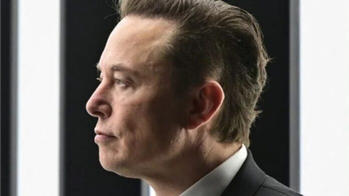 A maior parte da fortuna de Musk vem da Tesla, empresa de carros elétricos