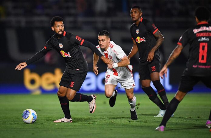 Internacional empata com Red Bull Bragantino e perde chance de ingressar no G6 do Brasileirão