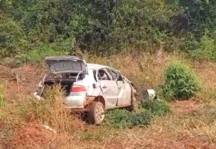 Menor morre e 2 ficam feridos em capotamento no interior do Estado