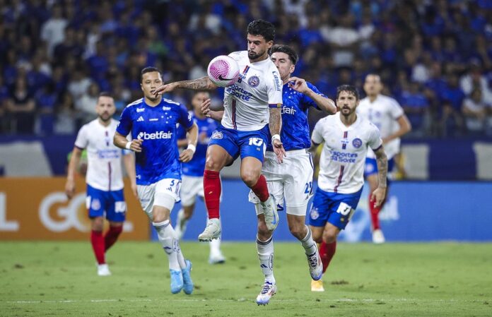 Cruzeiro e Bahia empatam no Mineirão e seguem na disputa pelo G6 do Brasileirão