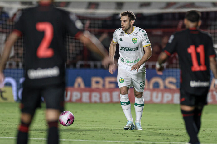 Cuiabá e Atlético-GO empatam sem gols em confronto decisivo no Brasileirão