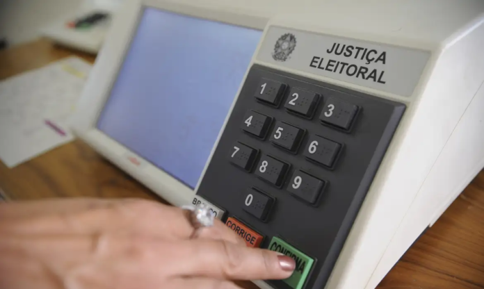 urna eletrônica de votação nas eleições do Brasil