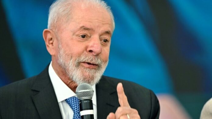 Lula assinou a MP neste sábado (19)