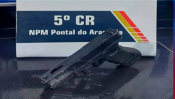 Homem é preso com simulacro de arma de fogo após briga com irmão em Barra do Garças