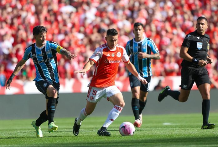 Internacional vence o Grenal 443 e mantém invencibilidade no Brasileirão