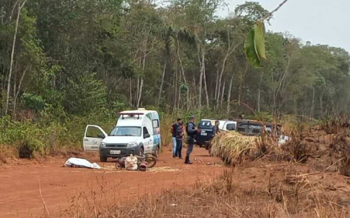 Professor aposentado morre em acidente entre moto e caminhonete