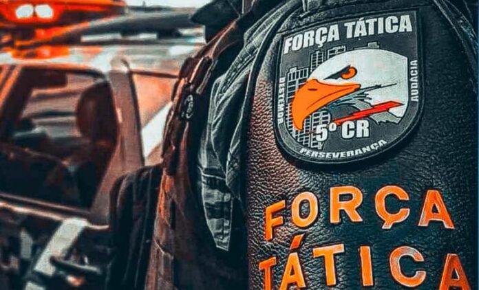 Suspeito que conduzia Hilux furtada morre em confronto com Força Tática