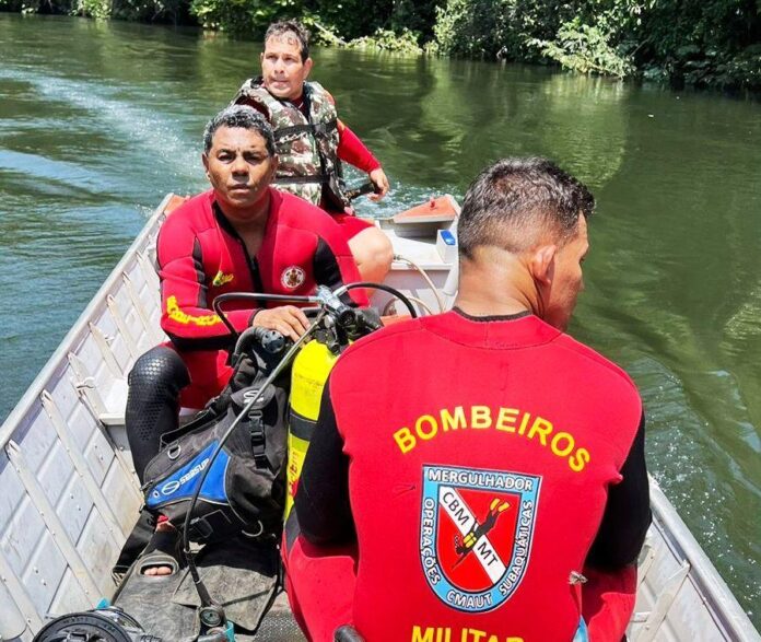 Corpo de Bombeiros socorre criança e localiza corpos de jovens vítimas de afogamento