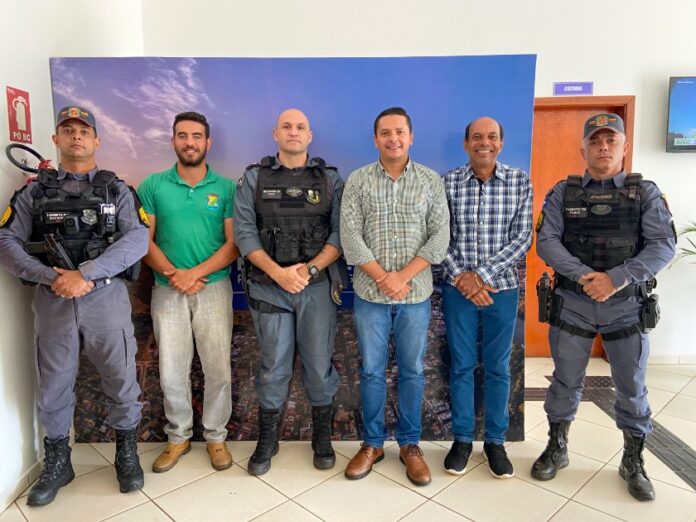 Vereador Claudio Freitas se reúne com a PM e pede mais segurança para Pontal do Araguaia VEJA VÍDEO