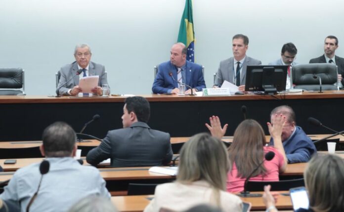 Discussão e votação de propostas. Senador, Jayme Campos (UNIÃO-MT). Dep. Murillo Gouvea (UNIÃO-RJ).