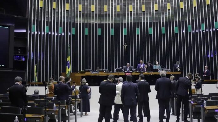 No relatório do deputado Reginaldo Lopes, apresentado na Câmara, foram incluídas mudanças