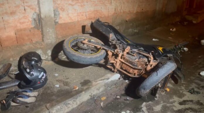 Homem morre e 2 ficam feridos em batida entre motos em MT