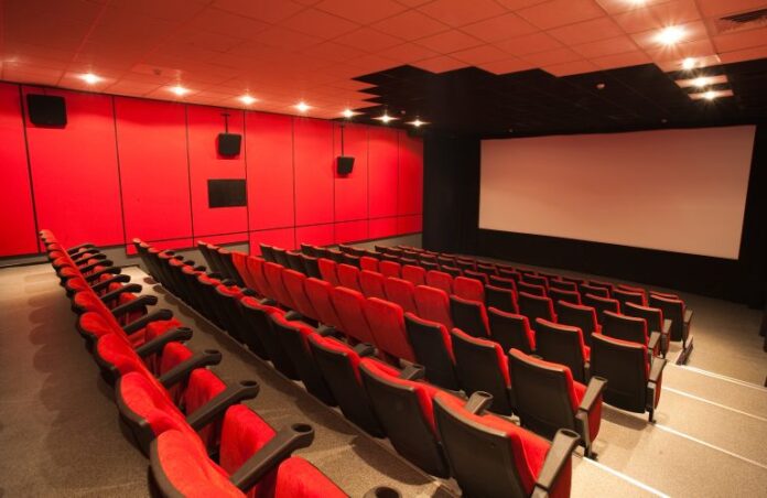 Cultura - Sala de cinema - cinemas - cinema - filmes - filme - Sala de cinema vazia