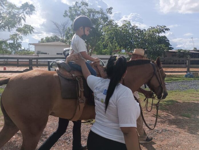 Sesp realiza cerca de 890 atendimentos com equoterapia para crianças e adolescentes