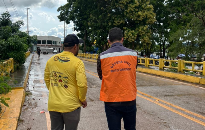 Governo de MT auxilia municípios afetados por enchentes; Defesa Civil e Corpo de Bombeiros atuam na região