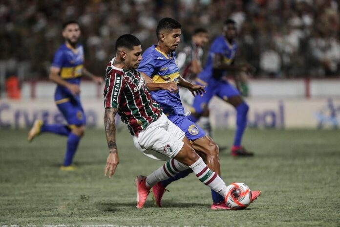 Fluminense e Sampaio Corrêa empatam sem gols na estreia do Carioca