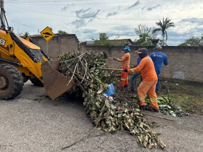 Prefeitura inicia mutirão de limpeza no Vila Maria