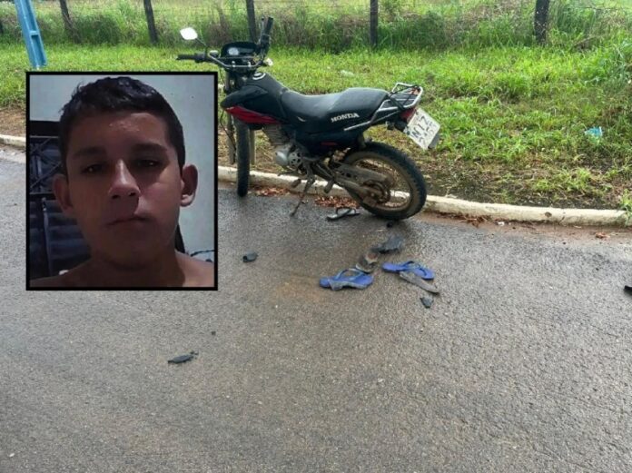 Adolescente de 13 anos morre acidente de moto e irmão gêmeo fica ferido em MT