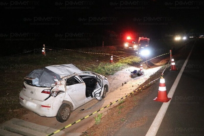 Criança morre e outras 2 pessoas ficam feridas após HB20 capotar em MT