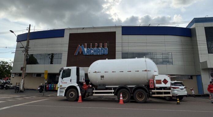 Explosão em hipermercado em Água Boa foi provocada por vazamento de gás em contato com chamas de fogão, aponta Politec