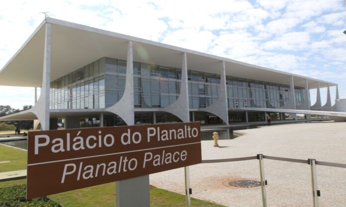 Palácio do Planalto na Praça dos Três Poderes em Brasília