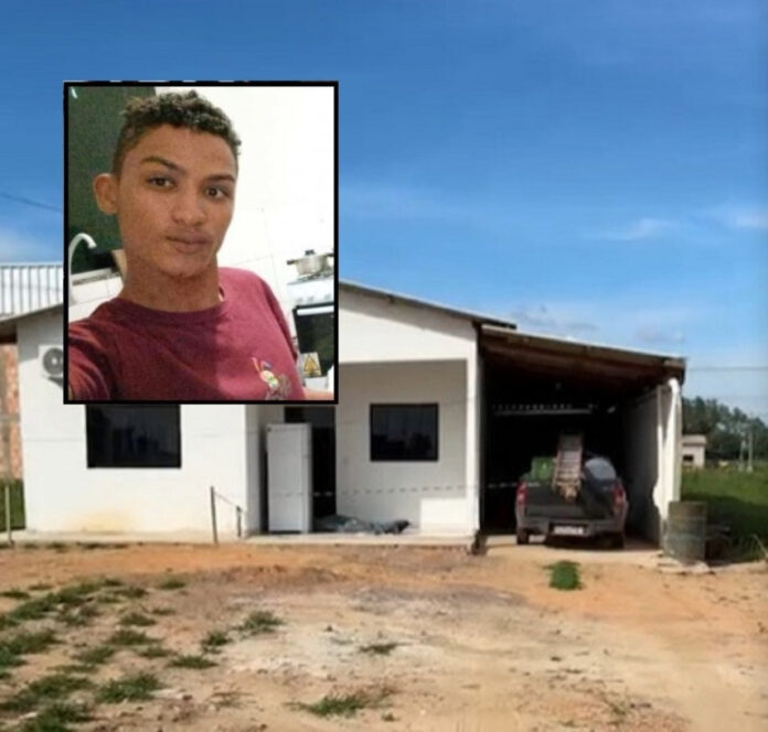 Jovem é morto a facadas durante briga em casa; namorado é suspeito e fugiu