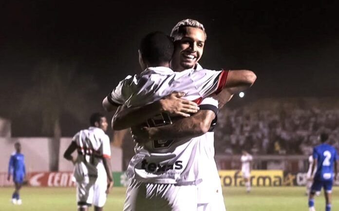 São Paulo vence Cruzeiro com show de Ryan Francisco e avança para a semifinal