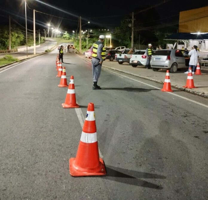 Operações Lei Seca prendem 11 condutores e removem 43 veículos neste domingo (19)