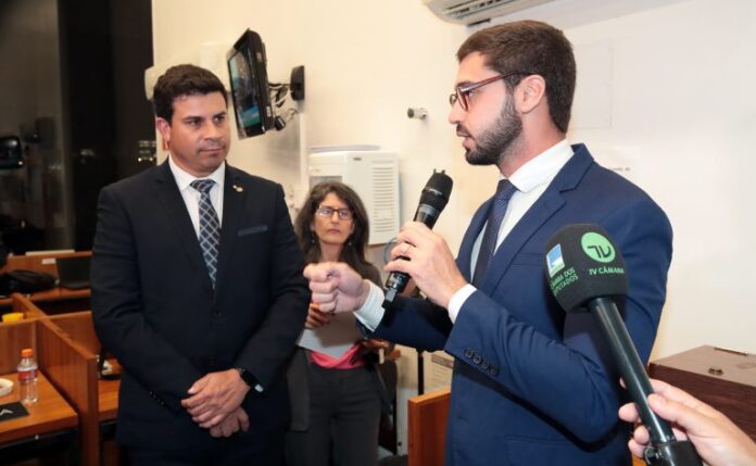 Eleição da nova presidência do Comitê de Imprensa da Câmara dos Deputados. 1º Secretário, Dep. Carlos Veras (PT-PE) e Jornalista, Pedro Figueiredo