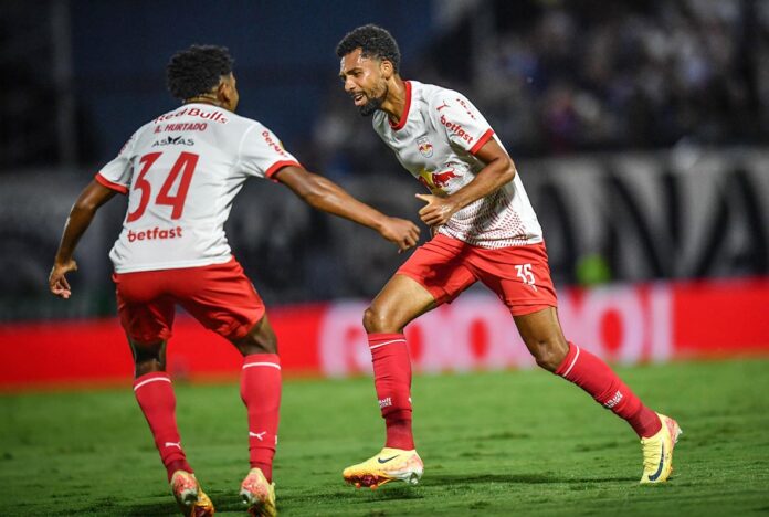 São Paulo perde para o Bragantino e vê Corinthians disparar no Paulistão