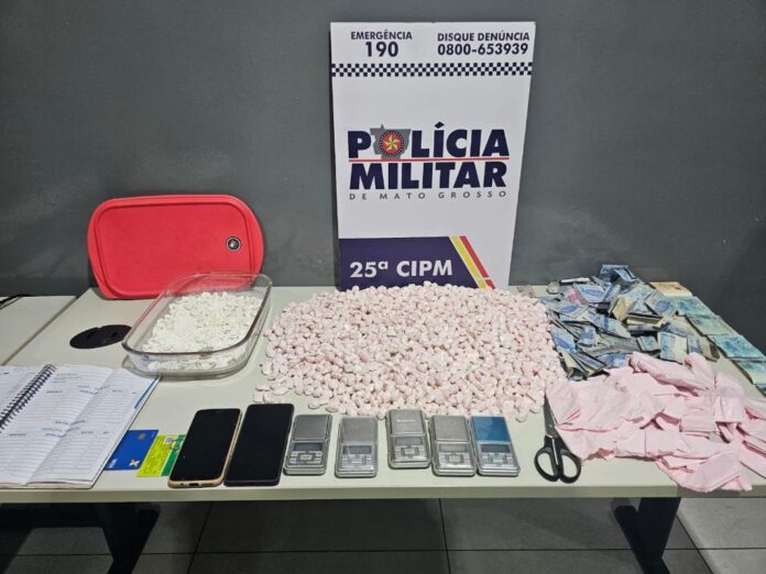 PM prende homem com 1,4 mil porções de cocaína e R$ 6,7 mil em dinheiro em Várzea Grande - 