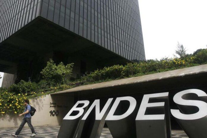 BNDES anuncia concurso com salário inicial de R$ 20,9 mil e 150 vagas, cooperativas