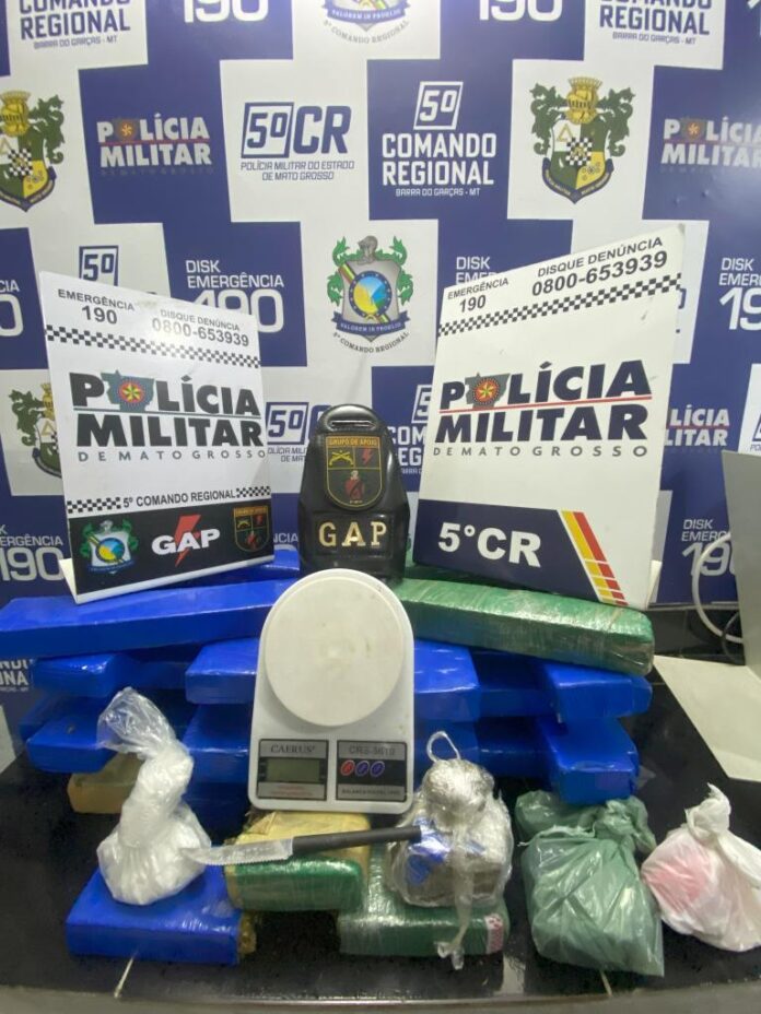 Polícia Militar fecha depósito de drogas e apreende 20 quilos de maconha - 