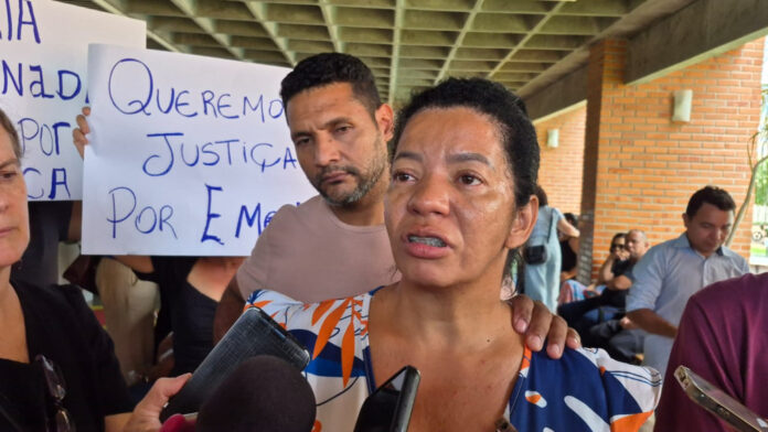 O que fizeram com a minha filha não se faz nem com animal, diz mãe revoltada